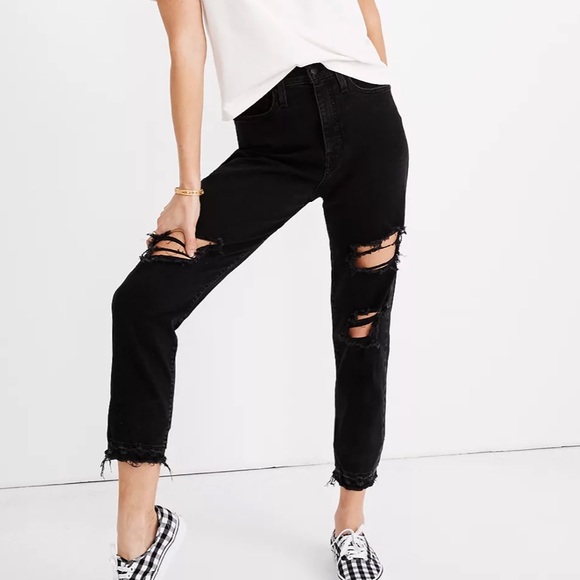 Madewell Denim - Madewell The Momjean in Black Wash: Knee-Rip Edition size 27